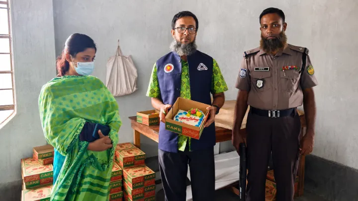 রাজশাহীতে বিএসটিআই’র অনুমোদনহীন জন্মদিনের কেক উৎপাদনকারীকে জরিমানা